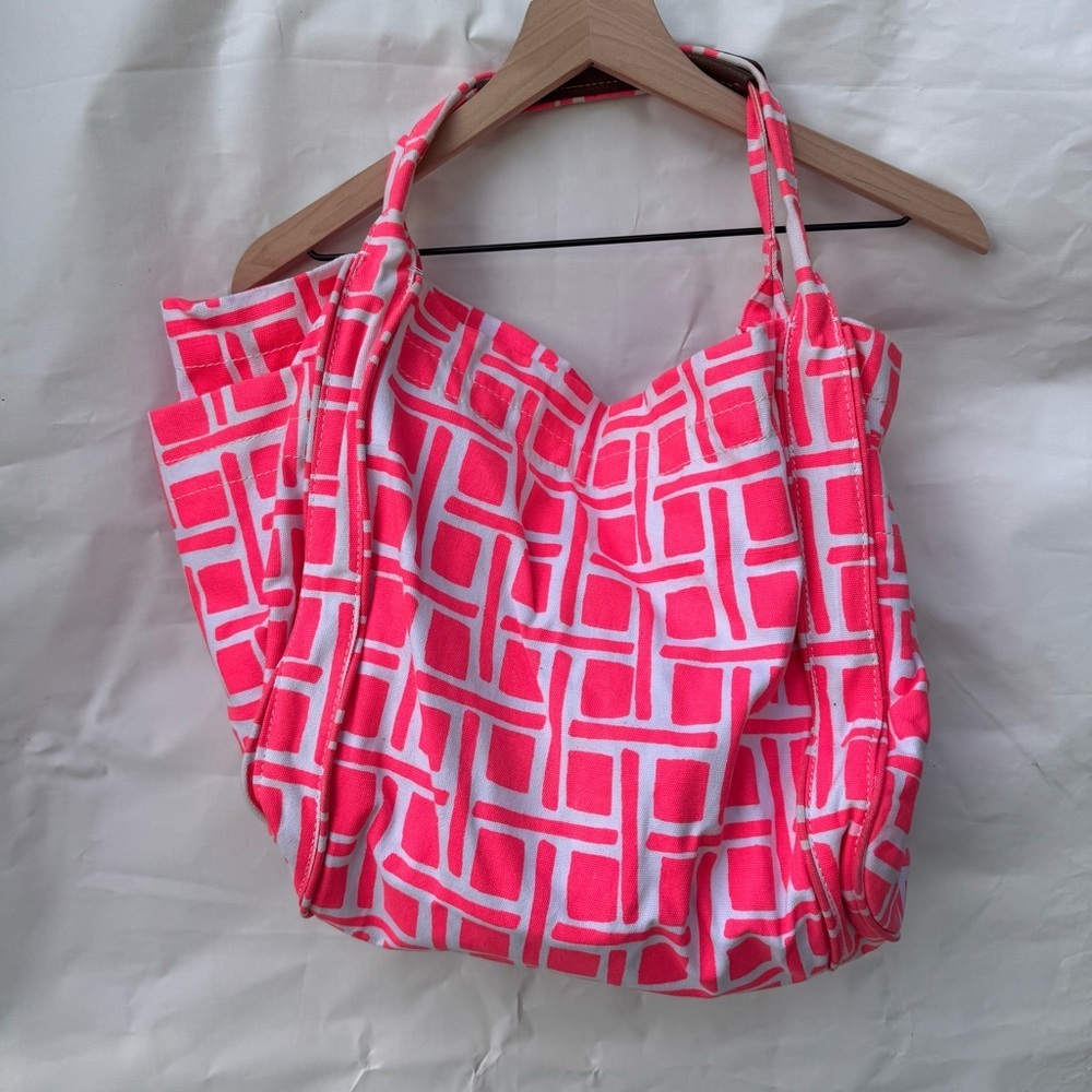 Merona // pink, white patterned multi pocket tote